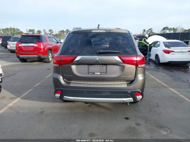Продажа на аукционе авто 2017 Mitsubishi Outlander Es, vin: JA4AD2A34HZ011422, номер лота: 44461277