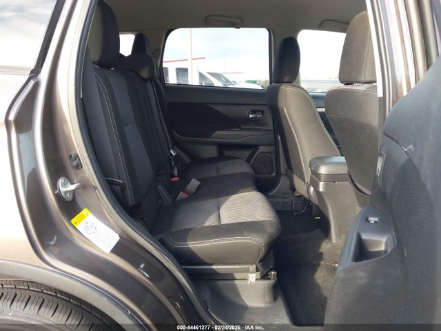 Продажа на аукционе авто 2017 Mitsubishi Outlander Es, vin: JA4AD2A34HZ011422, номер лота: 44461277