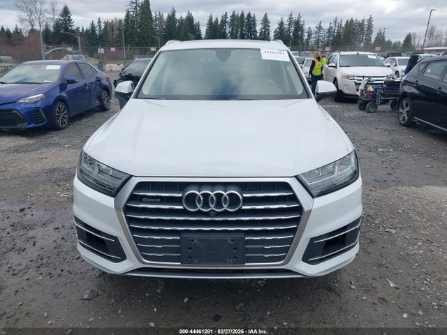 WA1LAAF71JD005717 Audi Q7 3.0t Premium
