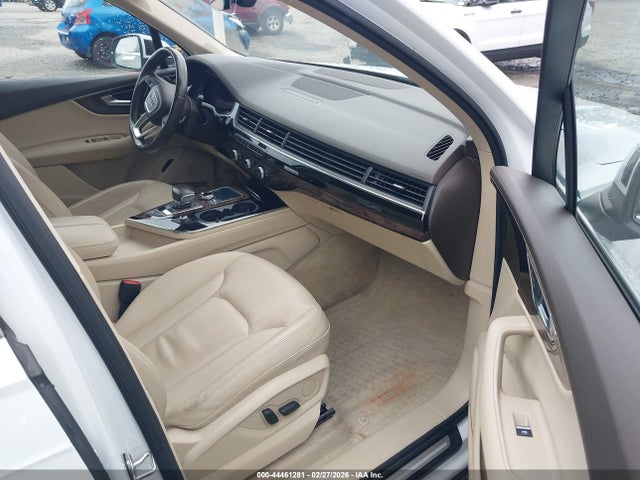 WA1LAAF71JD005717 Audi Q7 3.0t Premium