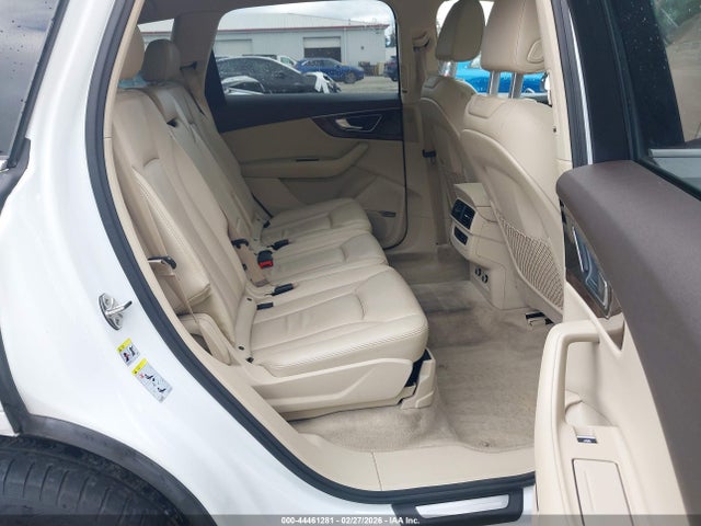 WA1LAAF71JD005717 Audi Q7 3.0t Premium