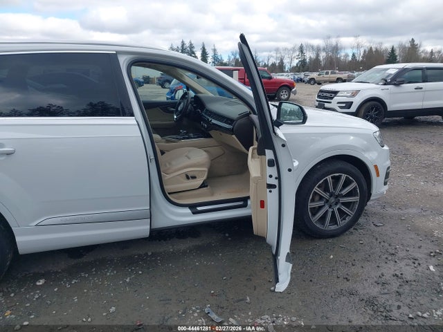 2018 AUDI Q7 WA1LAAF71JD005717 Photo 4