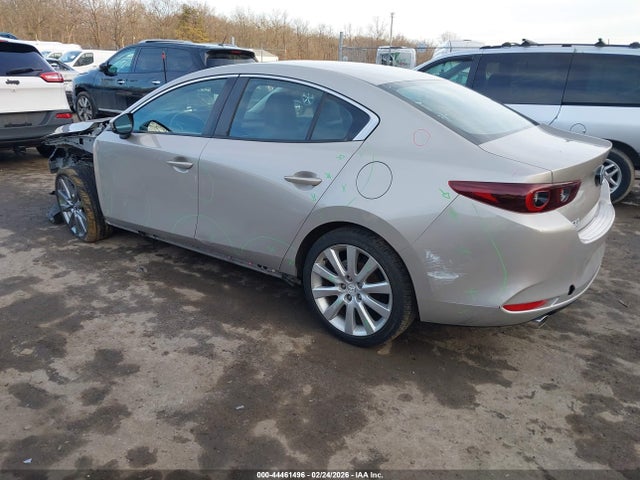 2022 MAZDA MAZDA3 3MZBPBCL4NM305010 Photo 2