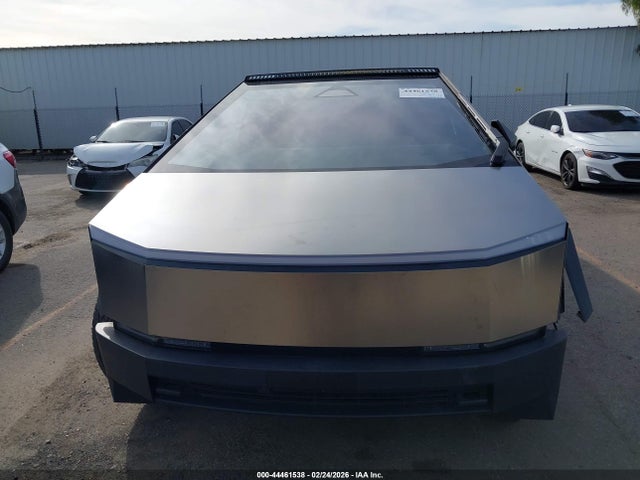 44461538 :رقم المزاد ، 7G2CEHEE4RA017426 vin ، 2024 Tesla Cybertruck Cyberbeast مزاد بيع