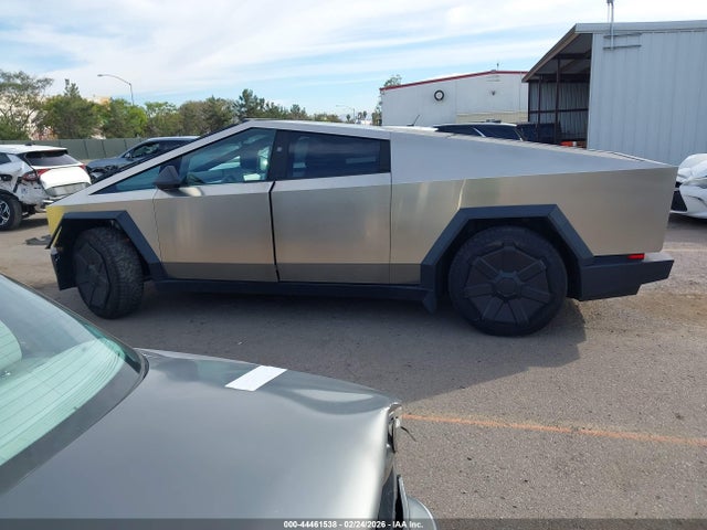 44461538 :رقم المزاد ، 7G2CEHEE4RA017426 vin ، 2024 Tesla Cybertruck Cyberbeast مزاد بيع