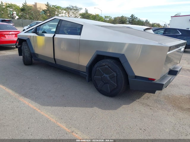 2024 TESLA CYBERTRUCK 7G2CEHEE4RA017426 Photo 2