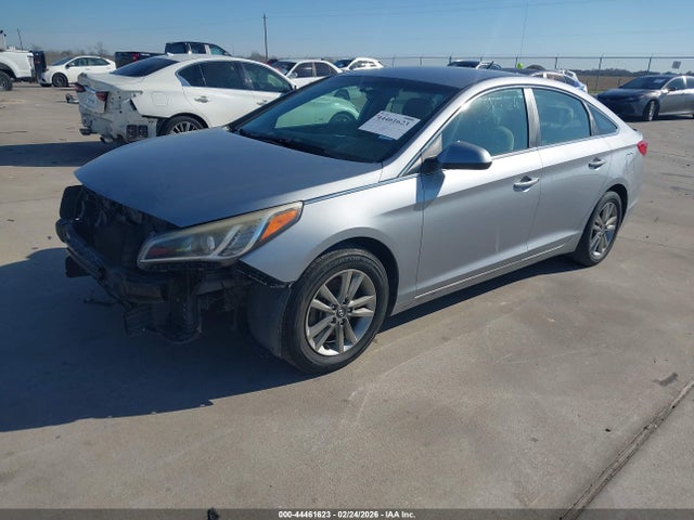 Hyundai SONATA SE 2015 5NPE24AF5FH121872 Image 2
