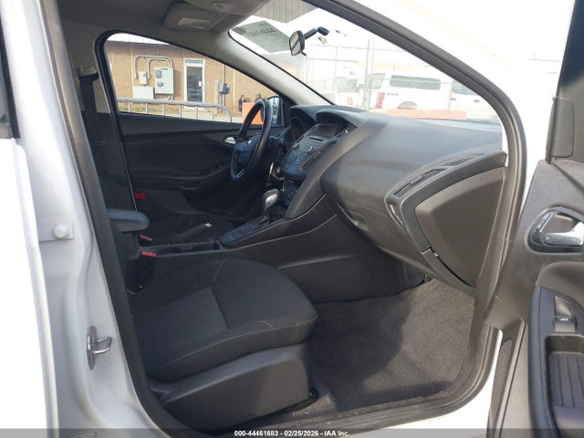 44461683 :رقم المزاد ، 1FADP3K29FL358286 vin ، 2015 Ford Focus Se مزاد بيع