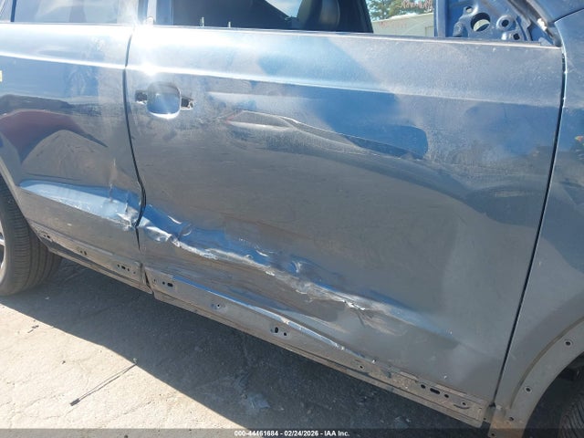 44461684 :رقم المزاد ، WA1ECCFS8HR006413 vin ، 2017 Audi Q3 2.0t Premium مزاد بيع