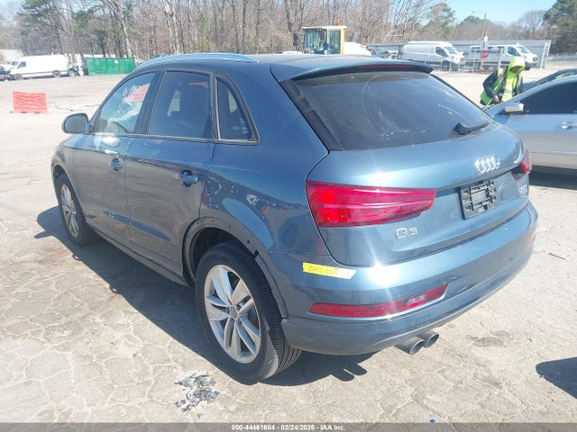 44461684 :رقم المزاد ، WA1ECCFS8HR006413 vin ، 2017 Audi Q3 2.0t Premium مزاد بيع