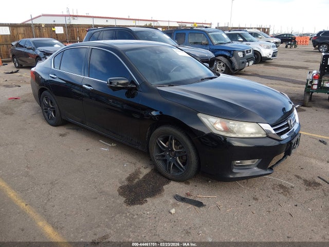 Auction sale of the 2013 Honda Accord Touring, vin: 1HGCR3F90DA008269, lot number: 44461701