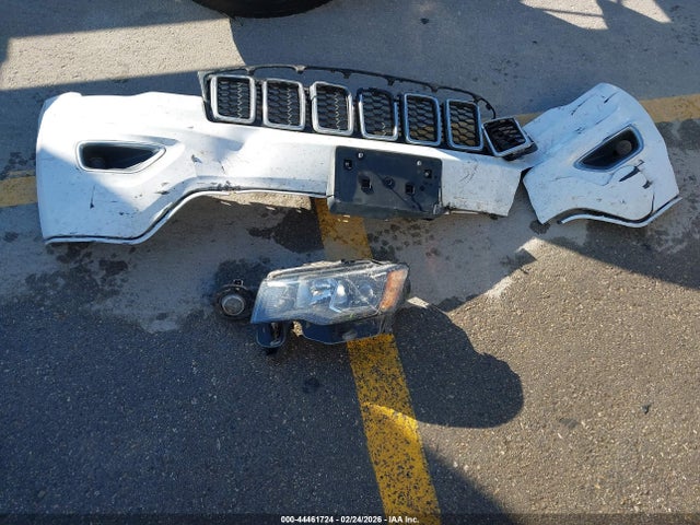 2018 Jeep Grand Cherokee Laredo E 4x2 მანქანა იყიდება აუქციონზე, vin: 1C4RJEAG5JC181643, აუქციონის ნომერი: 44461724
