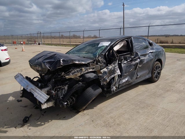 1C3CCCAB9FN631173 Chrysler 200 Limited