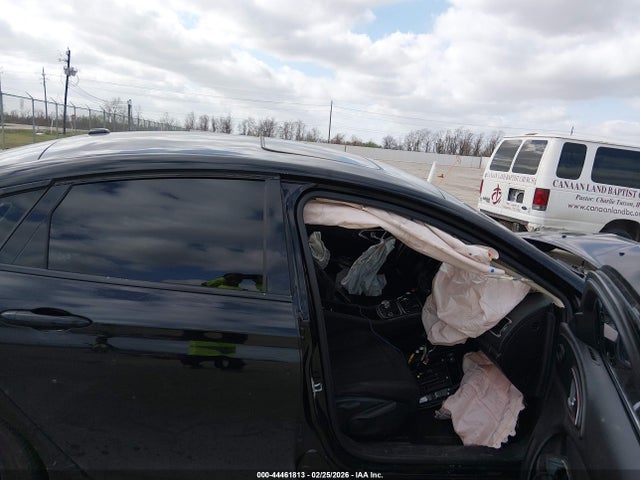 1C3CCCAB9FN631173 Chrysler 200 Limited