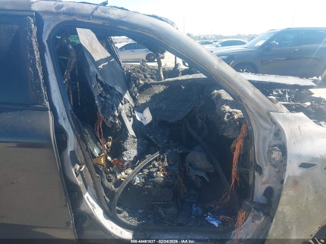 2024 MASERATI GRECALE ZN6PMDAA2R7458353 Photo 4