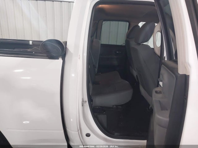 2018 Ram 1500 Big Horn  4x4 6'4 Box მანქანა იყიდება აუქციონზე, vin: 1C6RR7GG6JS228946, აუქციონის ნომერი: 44461844