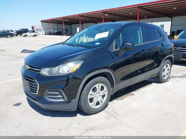 3GNCJKSB6HL236680 Chevrolet TRAX LS