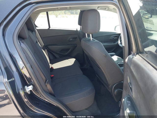 3GNCJKSB6HL236680 Chevrolet TRAX LS