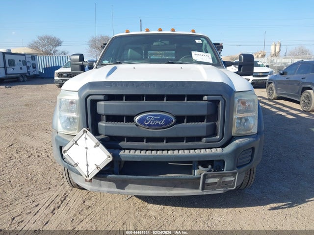 Ford F-550 Chassis Xl 2015 1FDUF5GY0FEA16845 Image 14