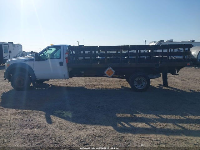 Ford F-550 Chassis Xl 2015 1FDUF5GY0FEA16845 Image 16
