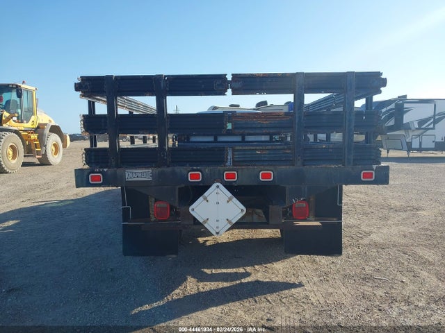 Ford F-550 Chassis Xl 2015 1FDUF5GY0FEA16845 Image 17
