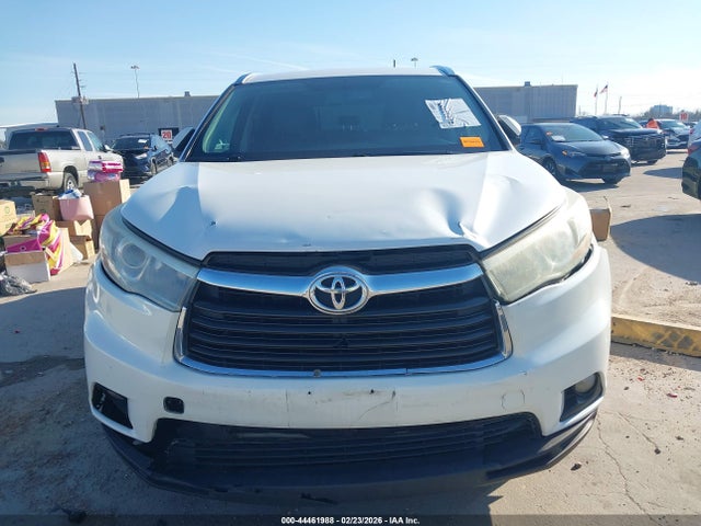 44461988 :رقم المزاد ، 5TDKKRFH3FS102449 vin ، 2015 Toyota Highlander Xle V6 مزاد بيع