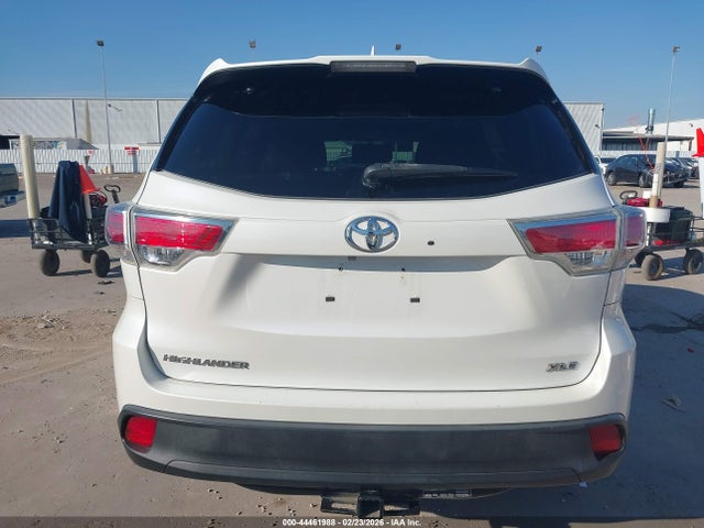 44461988 :رقم المزاد ، 5TDKKRFH3FS102449 vin ، 2015 Toyota Highlander Xle V6 مزاد بيع