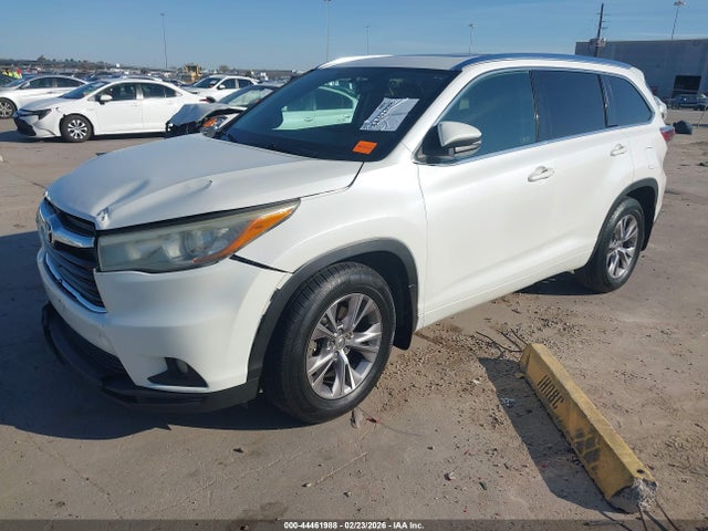 44461988 :رقم المزاد ، 5TDKKRFH3FS102449 vin ، 2015 Toyota Highlander Xle V6 مزاد بيع