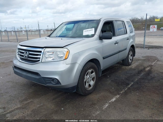 Honda PILOT LX 2015 5FNYF3H29FB011727 Image 2