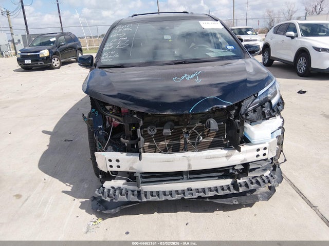 5TDCRKEC1RS182416 Toyota Sienna Xse
