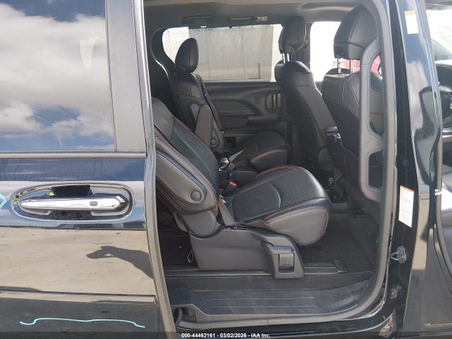 5TDCRKEC1RS182416 Toyota Sienna Xse