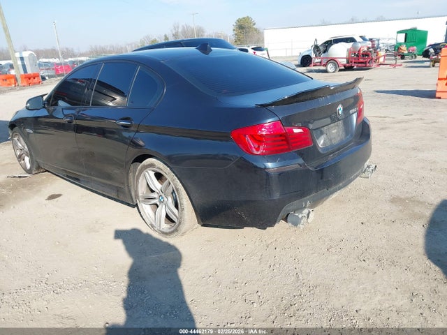 2016 BMW 550I WBAKN9C5XGD961985 Photo 2
