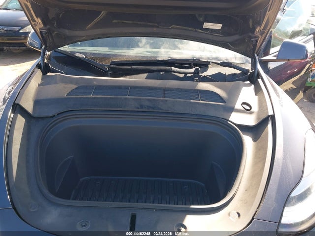 44462248 :رقم المزاد ، 7SAYGDEE7NF363949 vin ، 2022 Tesla Model Y Long Range Dual Motor All-wheel Drive مزاد بيع