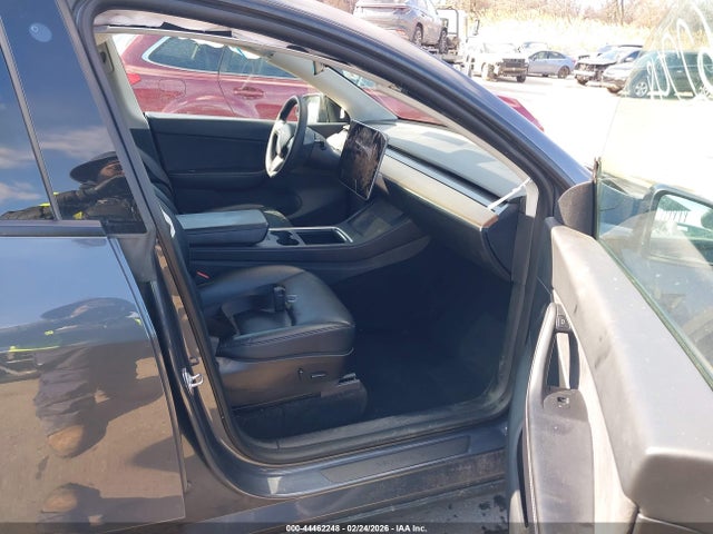 44462248 :رقم المزاد ، 7SAYGDEE7NF363949 vin ، 2022 Tesla Model Y Long Range Dual Motor All-wheel Drive مزاد بيع