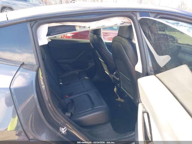 44462248 :رقم المزاد ، 7SAYGDEE7NF363949 vin ، 2022 Tesla Model Y Long Range Dual Motor All-wheel Drive مزاد بيع
