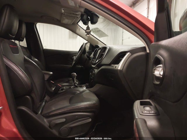 44462329 :رقم المزاد ، 1C4PJMBS6GW240582 vin ، 2016 Jeep Cherokee Trailhawk مزاد بيع