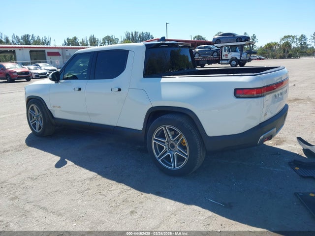 2023 RIVIAN R1T 7FCTGAAAXPN019295 Photo 2