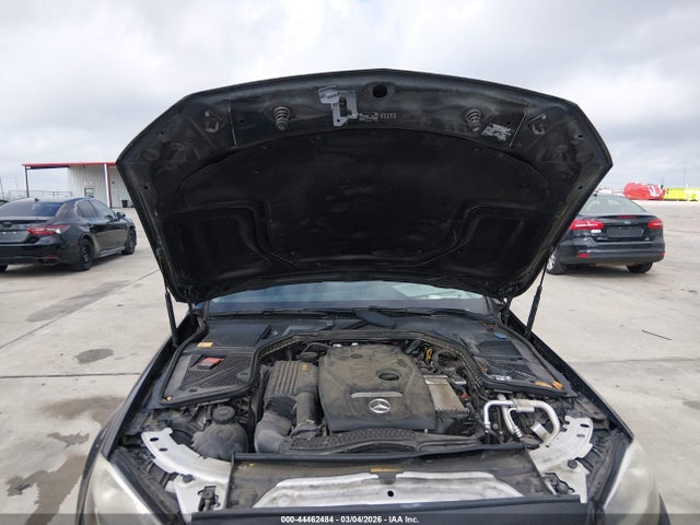 55SWF4JB9FU067561 Mercedes-Benz C 300 Luxury/sport