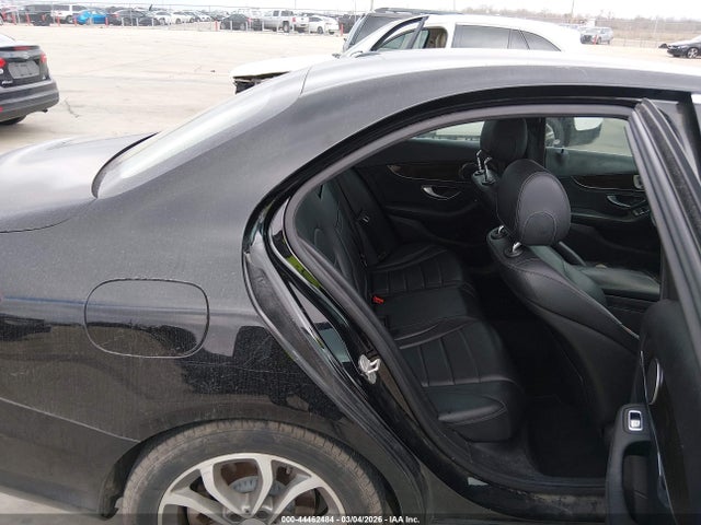55SWF4JB9FU067561 Mercedes-Benz C 300 Luxury/sport