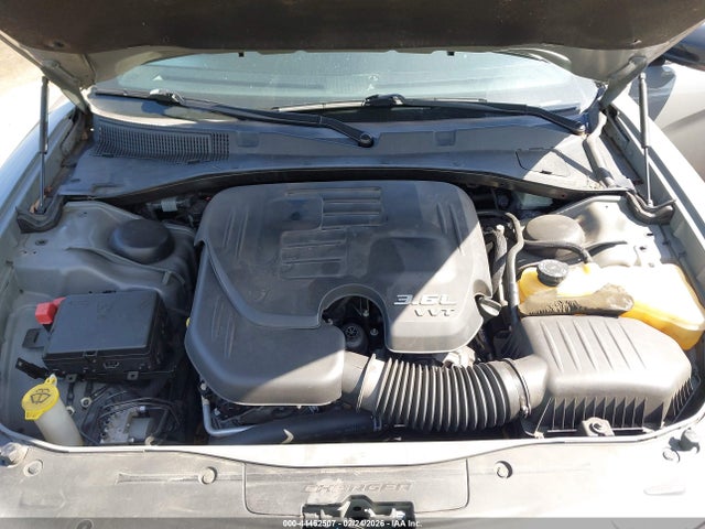 2C3CDXBG1KH571925 Dodge Charger Sxt Rwd