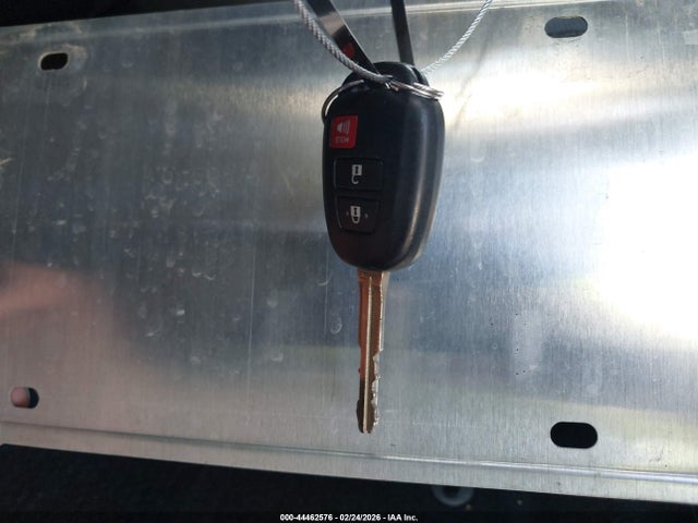 2T3WFREV9EW121680 Toyota Rav4 Xle
