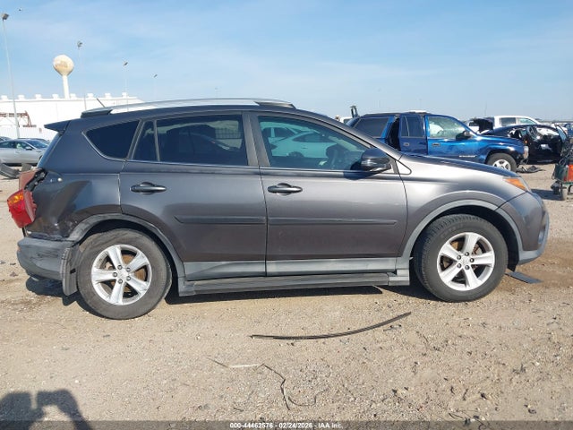 2T3WFREV9EW121680 Toyota Rav4 Xle