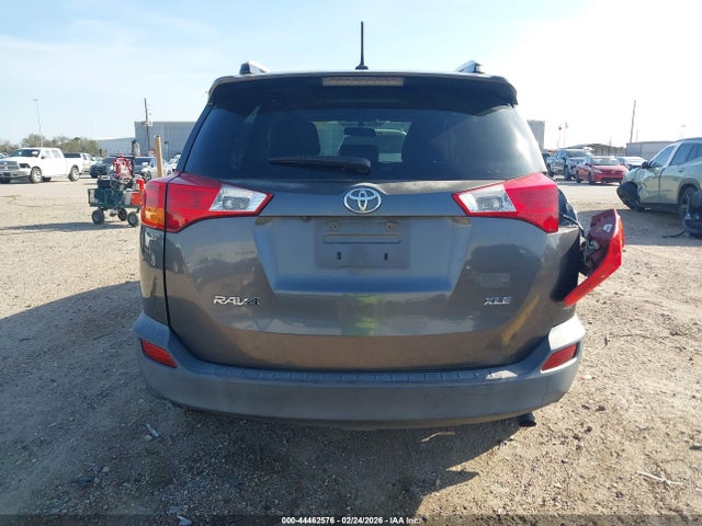 2T3WFREV9EW121680 Toyota Rav4 Xle