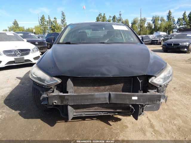 KMHD74LFXJU597619 Hyundai ELANTRA SE
