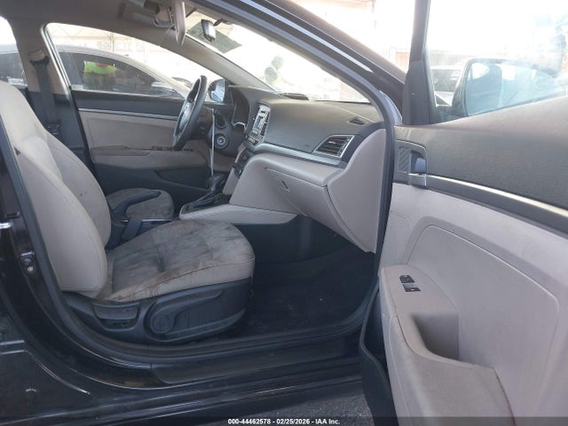 KMHD74LFXJU597619 Hyundai ELANTRA SE