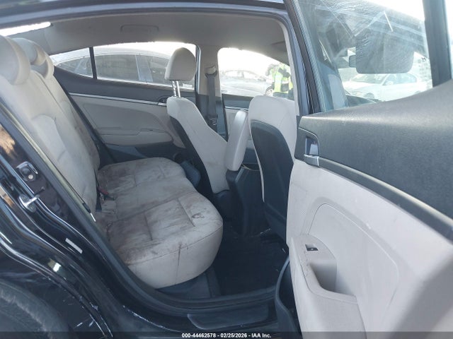 KMHD74LFXJU597619 Hyundai ELANTRA SE