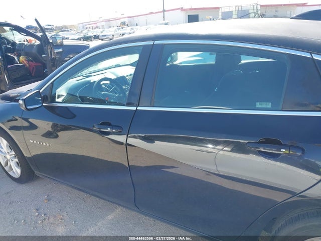 1G1ZE5ST4HF107020 Chevrolet MALIBU 1LT