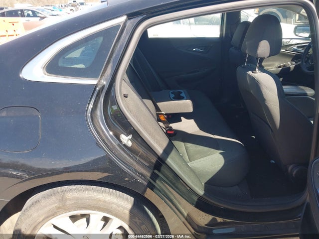 1G1ZE5ST4HF107020 Chevrolet MALIBU 1LT