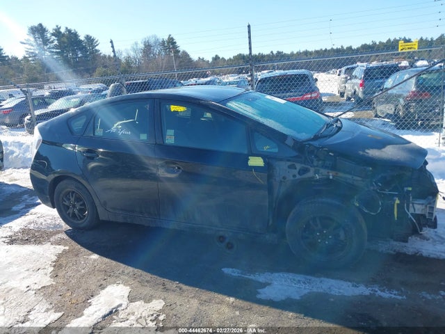 Toyota Prius Two 2015 JTDKN3DU6F0411355 Image 14