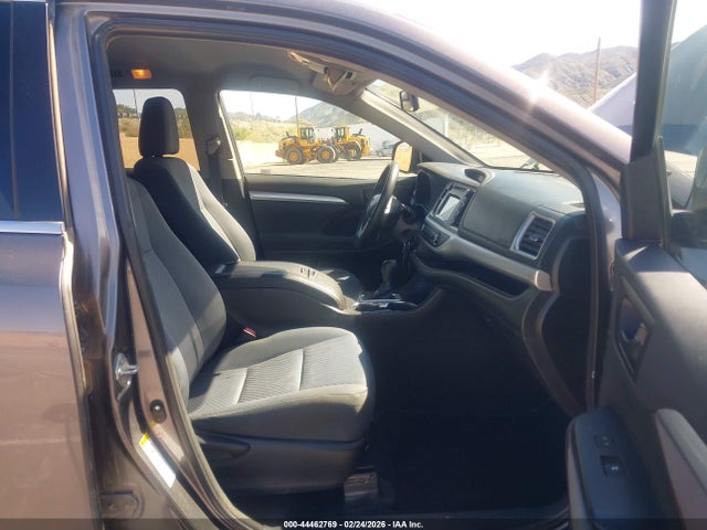 5TDZKRFH0FS065519 Toyota Highlander Le V6